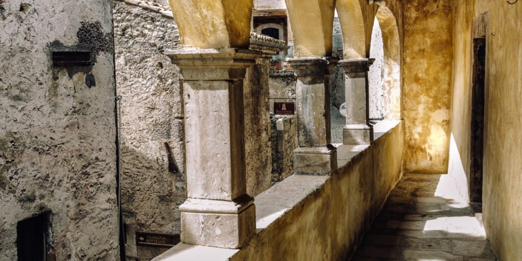 The village made of stone - Santo Stefano di Sessanio