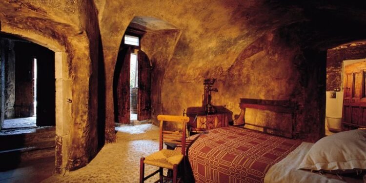 Le Grotte della Civita